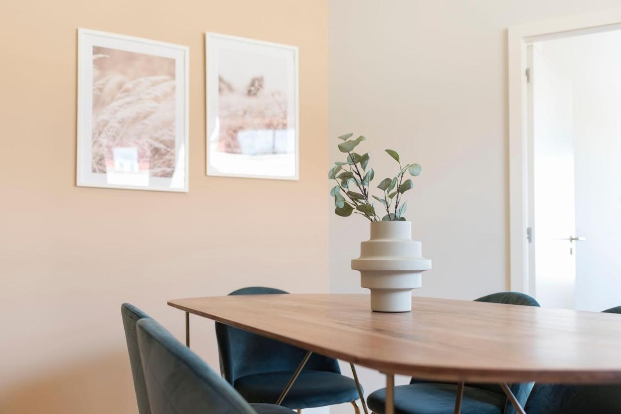 Central Superb Flat W/ Ac & Balcony By Lovelystay Porto Ngoại thất bức ảnh