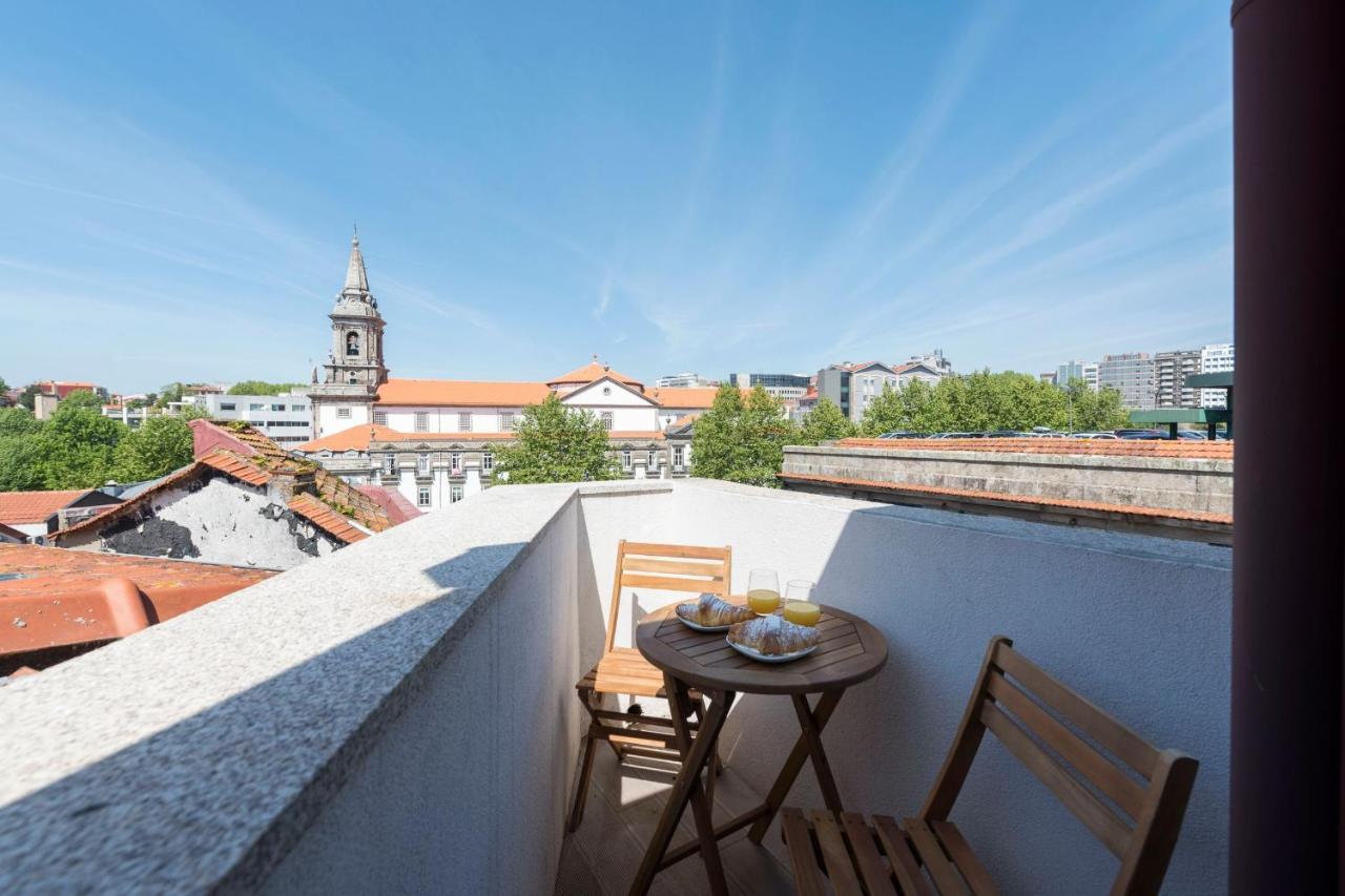 Central Superb Flat W/ Ac & Balcony By Lovelystay Porto Ngoại thất bức ảnh