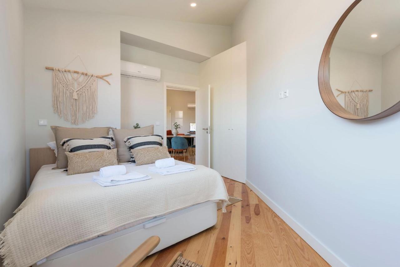 Central Superb Flat W/ Ac & Balcony By Lovelystay Porto Ngoại thất bức ảnh